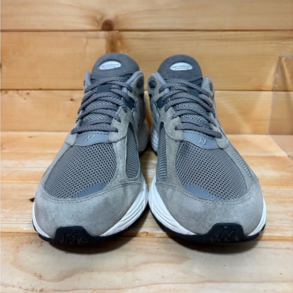 New Balance 2002R Sneakers Gray Suede And Mesh Running M2002RST Mens 10 - Picture 3 of 7